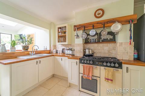 3 bedroom semi-detached house for sale, Sycamore Road South, Griffithstown, NP4