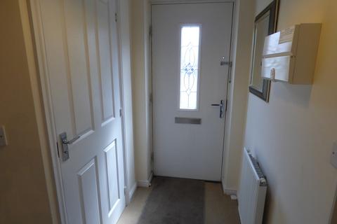 3 bedroom semi-detached house to rent, Birchfield Way, Telford TF3