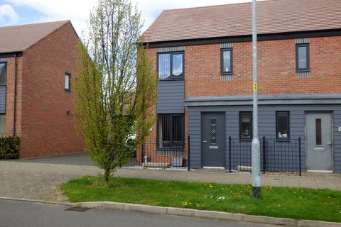 3 bedroom semi-detached house to rent, Birchfield Way, Telford TF3