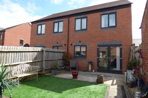 3 bedroom semi-detached house to rent, Birchfield Way, Telford TF3