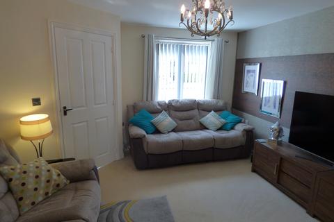 3 bedroom semi-detached house to rent, Birchfield Way, Telford TF3