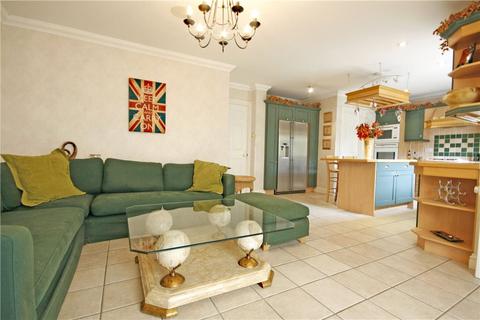 1 Redwing Gardens, West Byfleet, KT14 6QJ