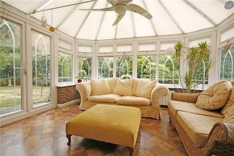 1 Redwing Gardens, West Byfleet, KT14 6QJ