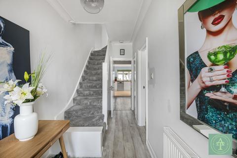 3 bedroom terraced house for sale, Ridge Road, N21