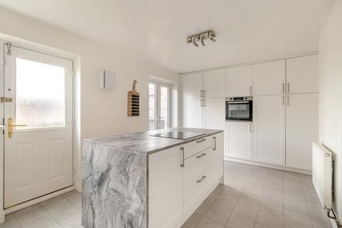 2 Cedar Road, Thorne, Doncaster, DN8 4ES