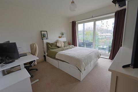 3 bedroom apartment for sale, Envoy House, East Drive, London, Greater London, NW9 5ZU