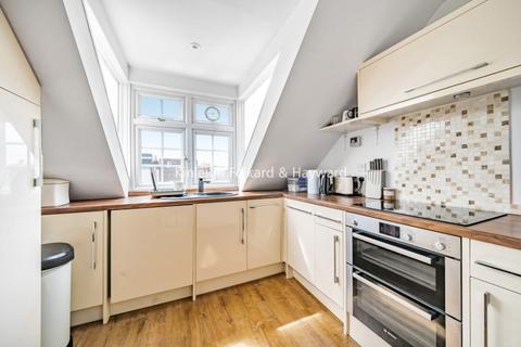 2 bedroom flat to rent, Kingdon Road London NW6