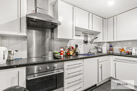 2 bedroom flat for sale, Wisteria Apartments, 33-43 Chatham Place, London, E9