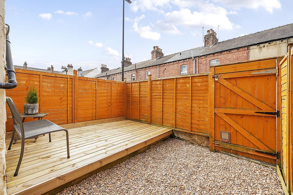 Albert Place, Harrogate, HG1 3 bed terraced house for sale £250,000