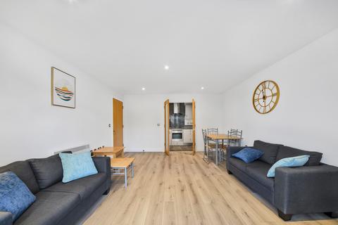 2 bedroom apartment to rent, St David's Square, Isle of Dogs, London E14