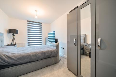 2 bedroom flat for sale, Aragon House, 65 Cherry Orchard, Ebbsfleet Valley, DA10