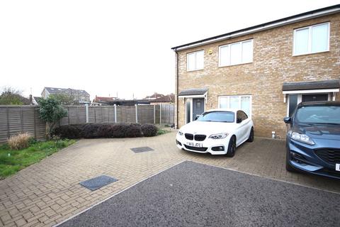 3 bedroom semi-detached house for sale, Surridge Close, Rainham