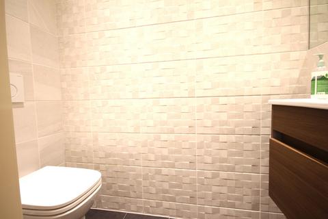 28 Surridge Close, Rainham, RM13 9LL