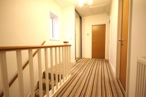 28 Surridge Close, Rainham, RM13 9LL