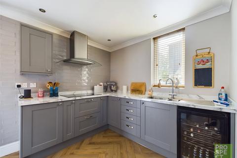 4 Oxenhope, Bracknell, RG12 7DY
