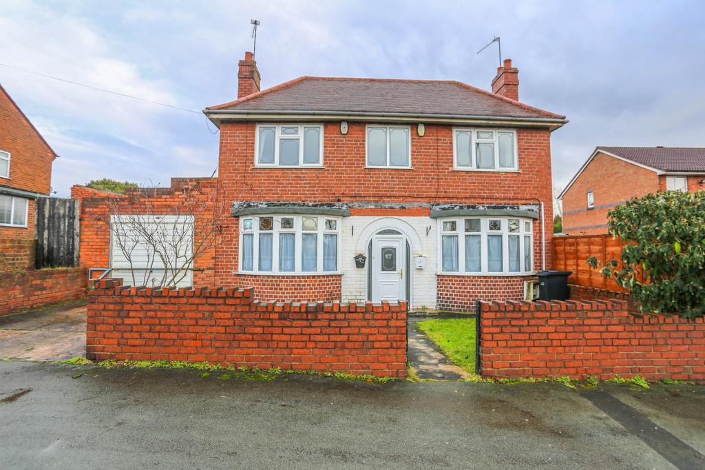Cradley Road, Cradley Heath, West Midlands, DY2 2 bed flat to rent £