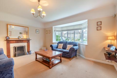 3 bedroom detached house for sale, Longfield Drive, Amersham