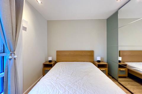 2 bedroom apartment to rent, 3 Limeharbour, London, E14