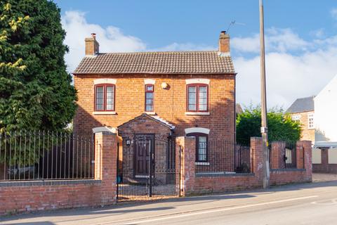 3 bedroom detached house to rent, Gladstone Road, Stourbridge, West Midlands, DY8