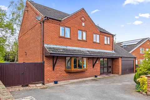 4 bedroom detached house for sale, Park View, Barton Upon Humber, North Lincolnshire, DN18