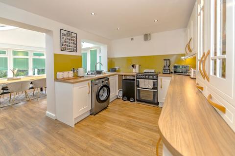 6 Harkness Close, Bletchley, Milton Keynes, MK2 3NB