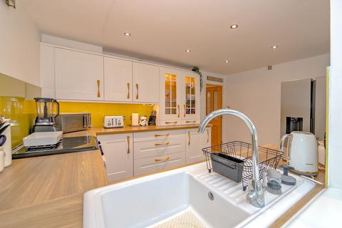 6 Harkness Close, Bletchley, Milton Keynes, MK2 3NB