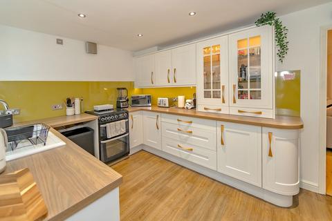 6 Harkness Close, Bletchley, Milton Keynes, MK2 3NB