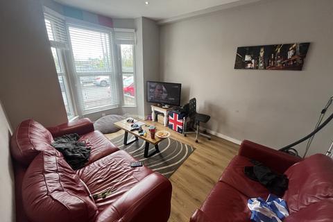 5 bedroom terraced house to rent, Ashville View, Leeds, West Yorkshire, LS6