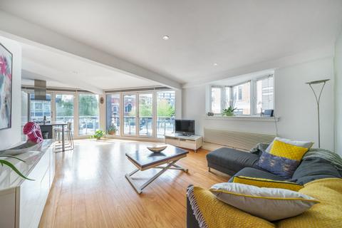 2 bedroom apartment for sale, Long Lane, London