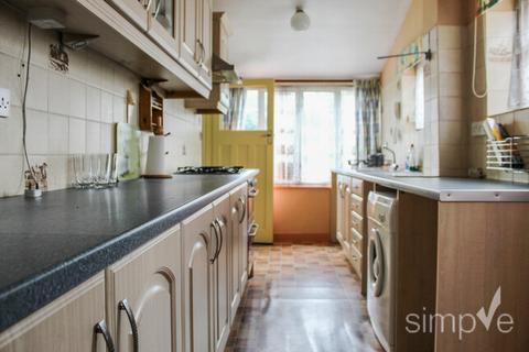 3 bedroom semi-detached house for sale, Warley Avenue, Hayes, UB4