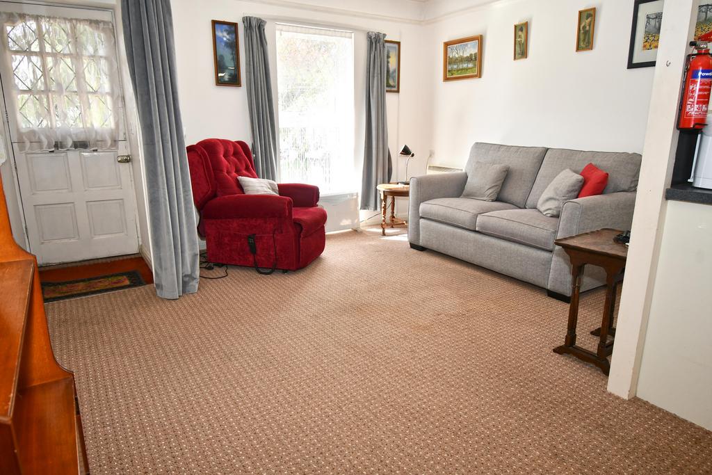 Sitting/Dining Room