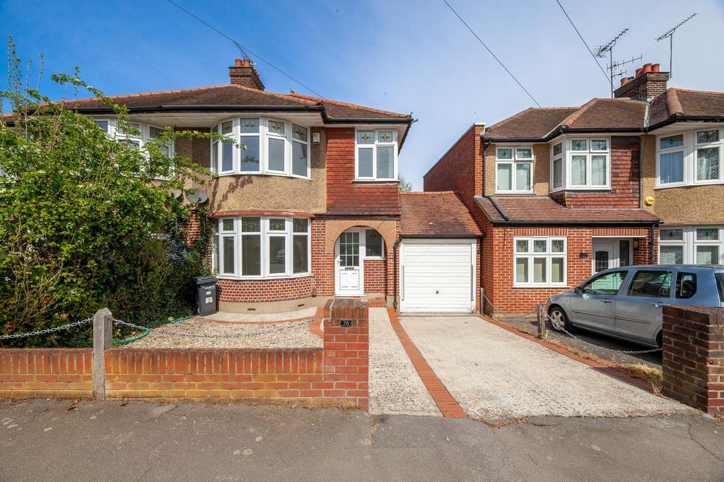 Beverley Crescent, Woodford Green, IG8 3 bed semidetached house for