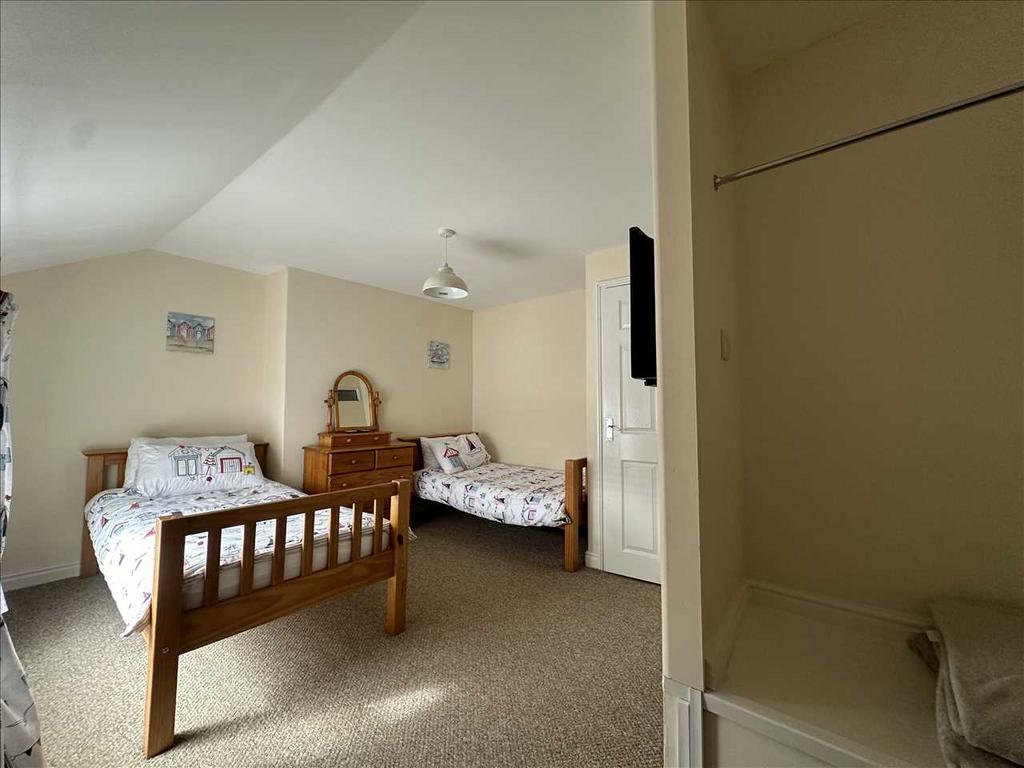 Bedroom (front)