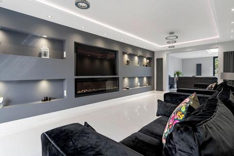 undefined, Derwent Avenue, London SW15