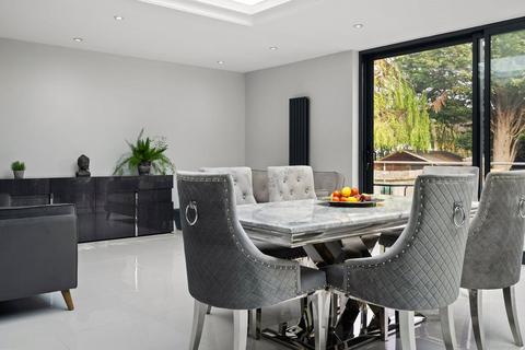 undefined, Derwent Avenue, London SW15
