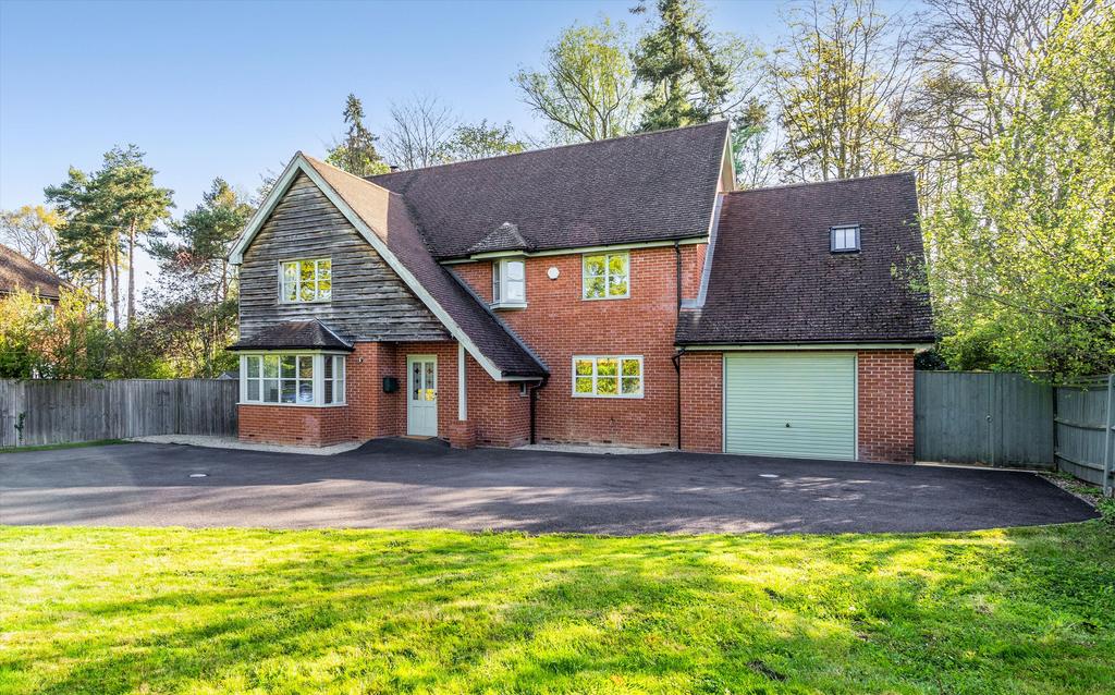 Silchester Road, Bramley, Tadley... 4 bed detached house for sale £