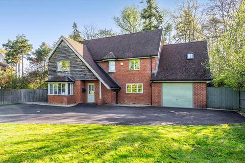 4 bedroom detached house for sale, Silchester Road, Bramley, Tadley, Hampshire, RG26