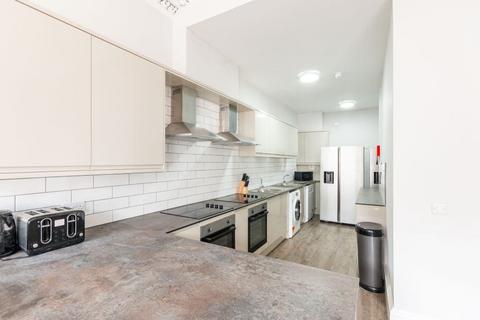 8 bedroom flat to rent, 101P Haymarket Terrace, Edinburgh, EH12 5LA