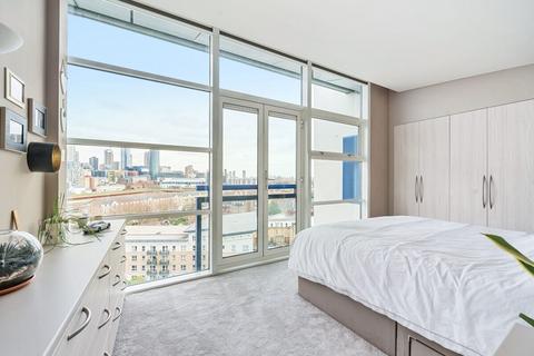 2 bedroom penthouse for sale, Apollo Building, London E14