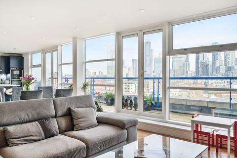 2 bedroom penthouse for sale, Apollo Building, London E14