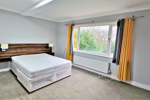 7 bedroom detached house to rent, Luton, LU2