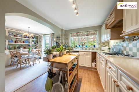 40 Beechcroft Road, Bushey, WD23 2JU