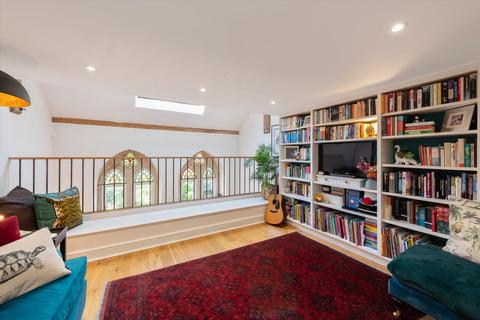2 bedroom flat for sale, Cloisters Court, Cromwell Avenue, London, N6