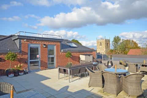1 bedroom flat for sale, Cardinal Court, Bishophill, York, YO1