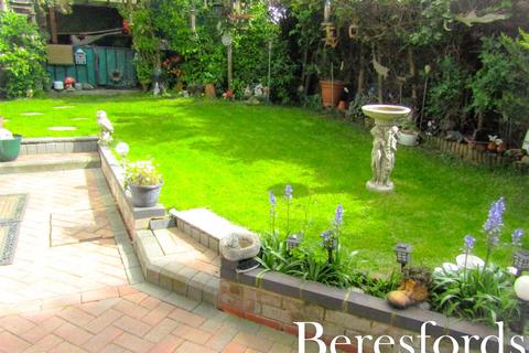 60 Whitchurch Road, Romford, RM3 9EU
