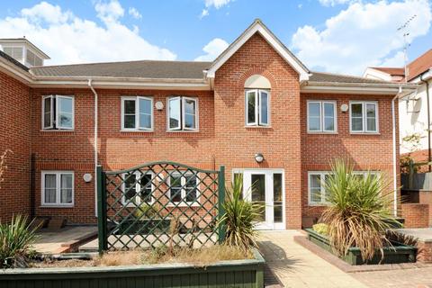 2 bedroom flat for sale, High Wycombe,  Buckinghamshire,  HP13