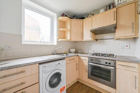 2 bedroom flat to rent, Burdett Road, Poplar, London, E14