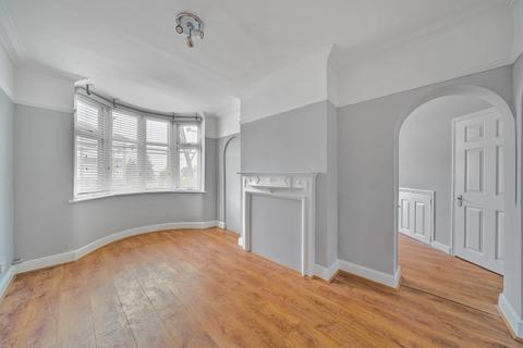 2 bedroom house to rent, Hutton Grove London N12
