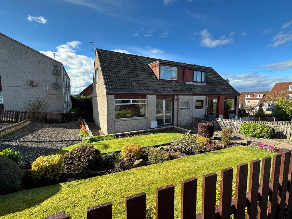 Fraser Drive, Lochgelly, KY5 2 bed semidetached house for sale £115,000