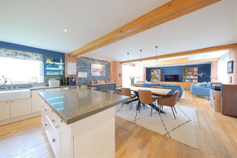 6 bedroom barn conversion for sale, The Old Threshing Barn, Westborough